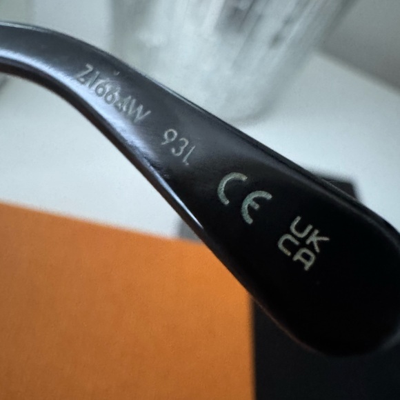 Louis Vuitton Moon Black and Gold Sunglasses - Picture 6 of 9